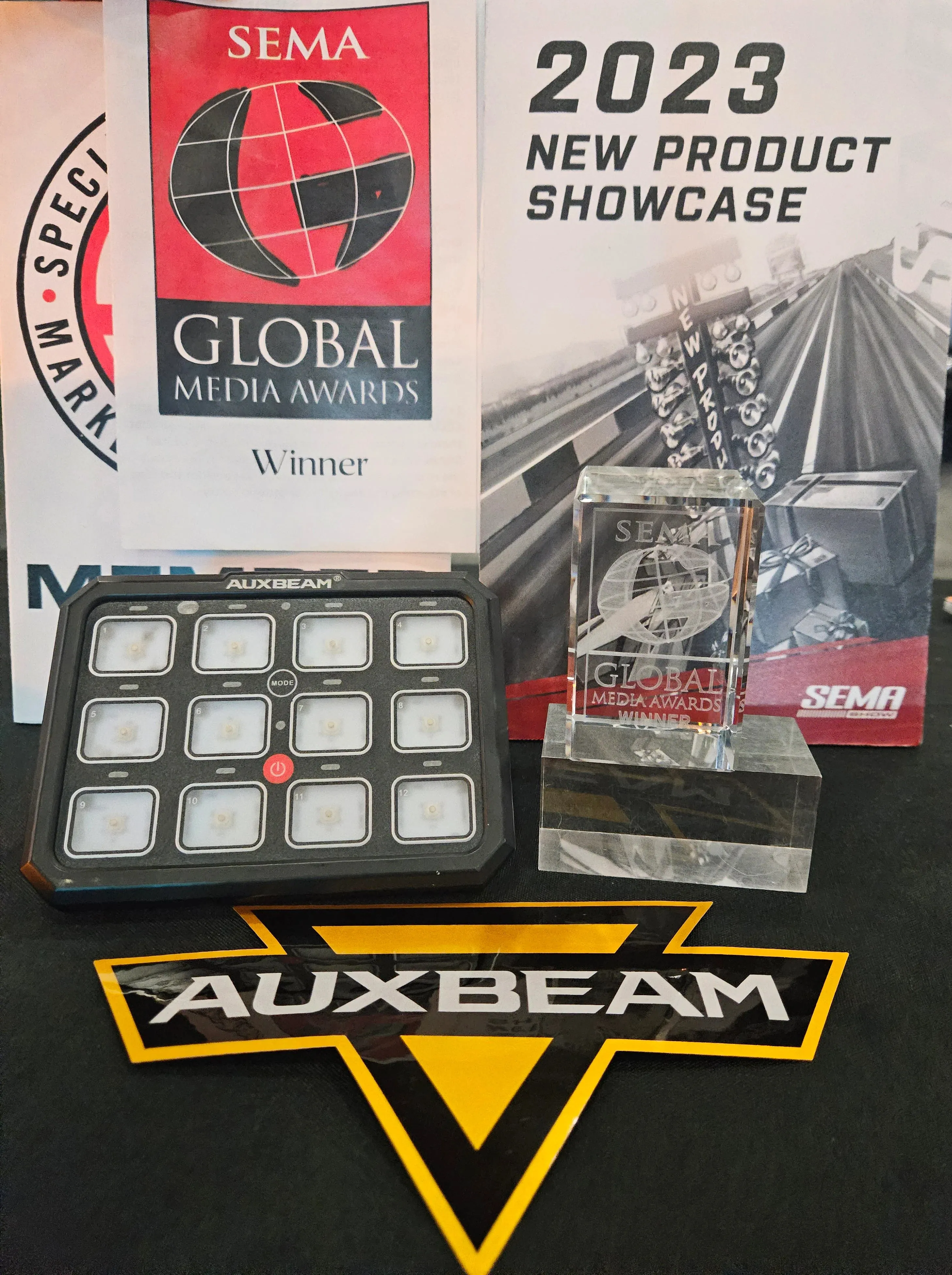 Auxbeam AC-1200 RGB Switch Panel (One-Sided Outlet)