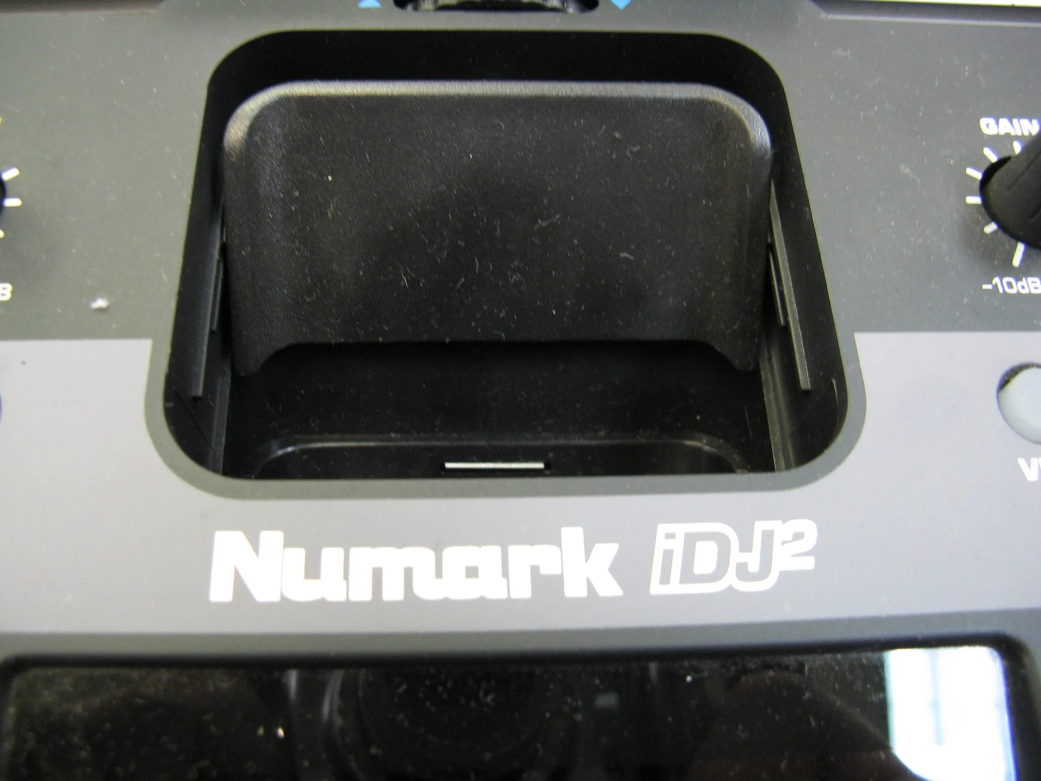 Numark iDJ2 with Keyboard & Case