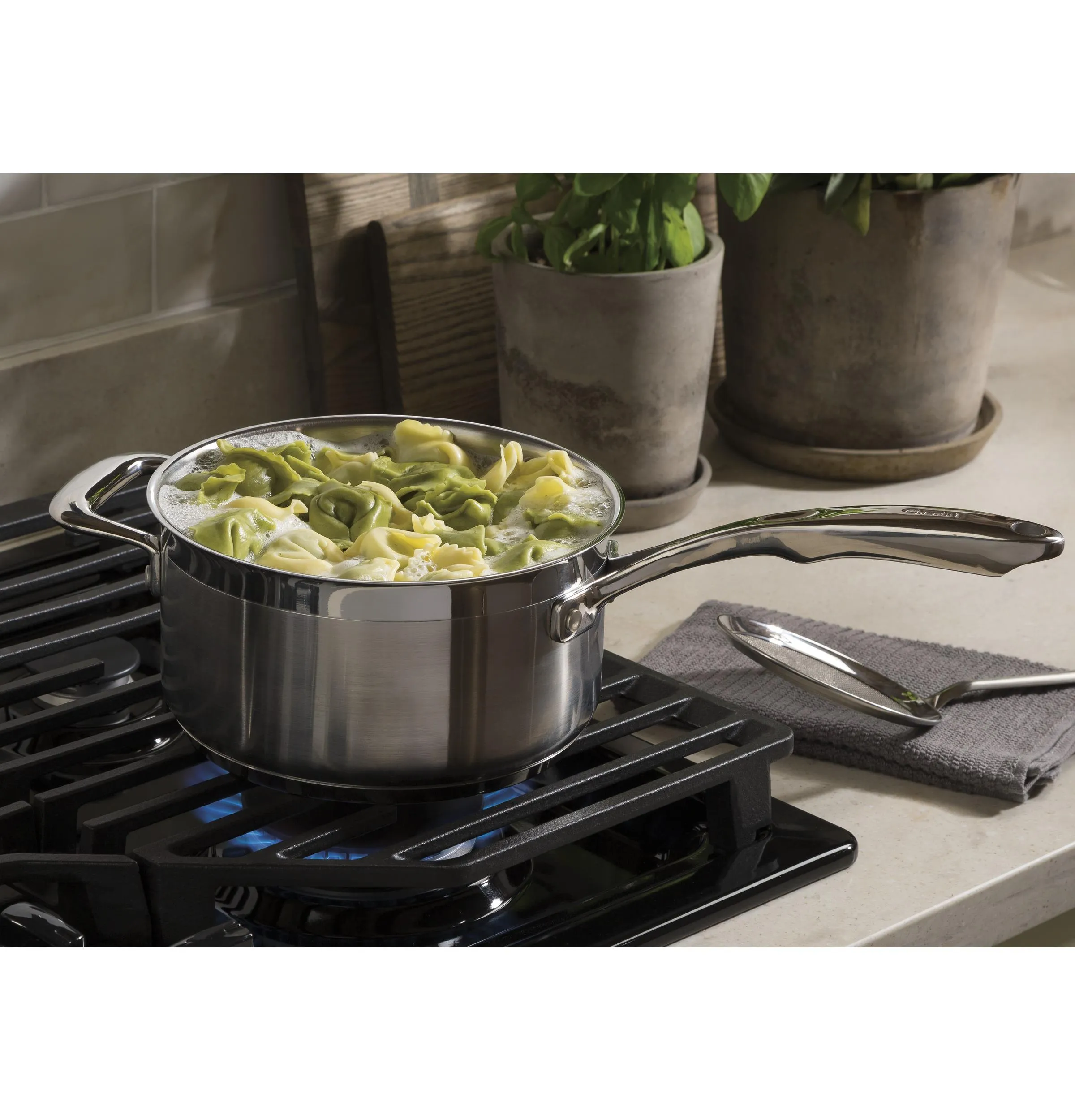 PGP7030DLBB GE Profile™ 30" Built-In Gas Cooktop with 5 Burners