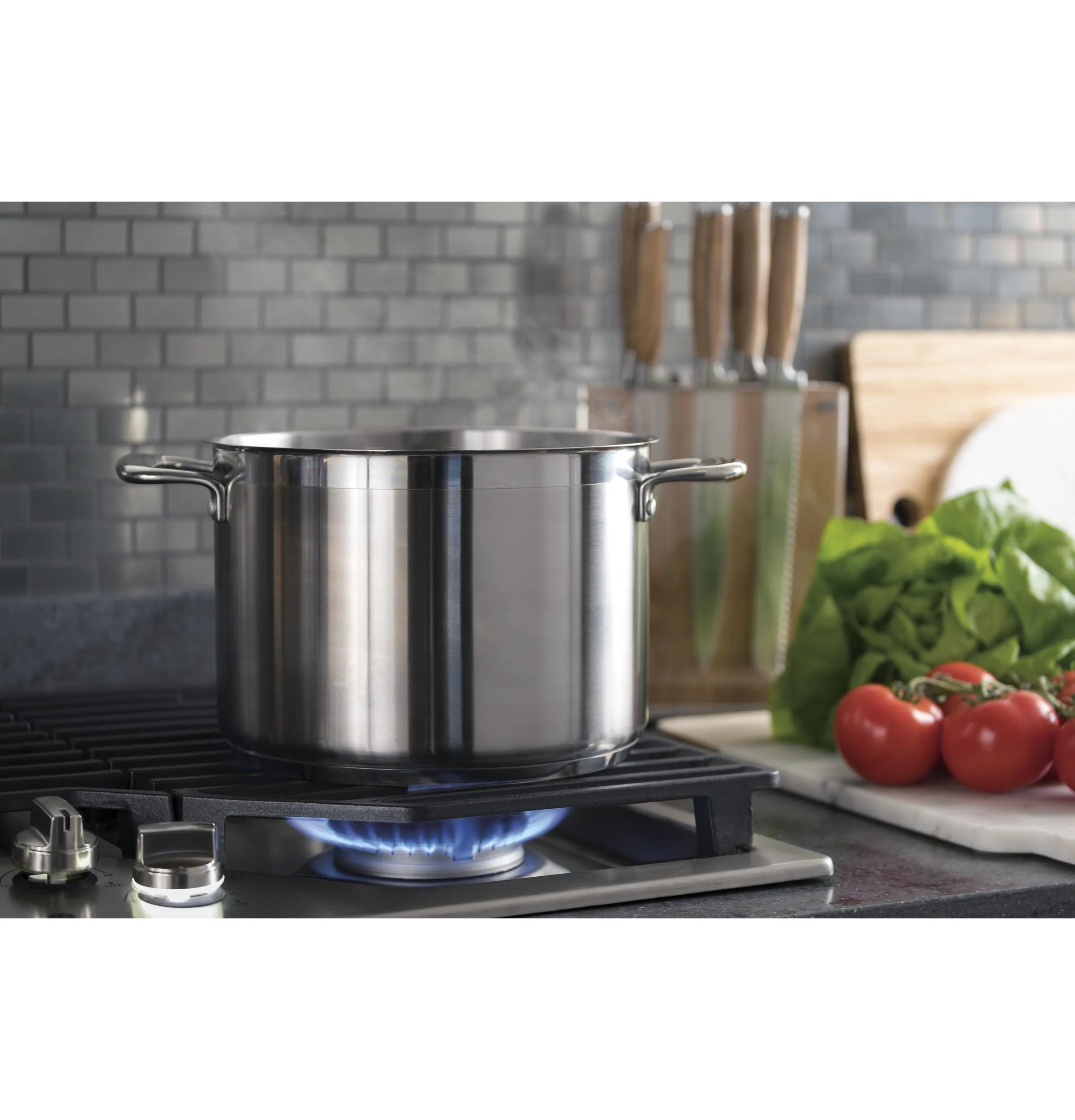 PGP7030SLSS GE Profile™ 30" Built-In Gas Cooktop with 5 Burners