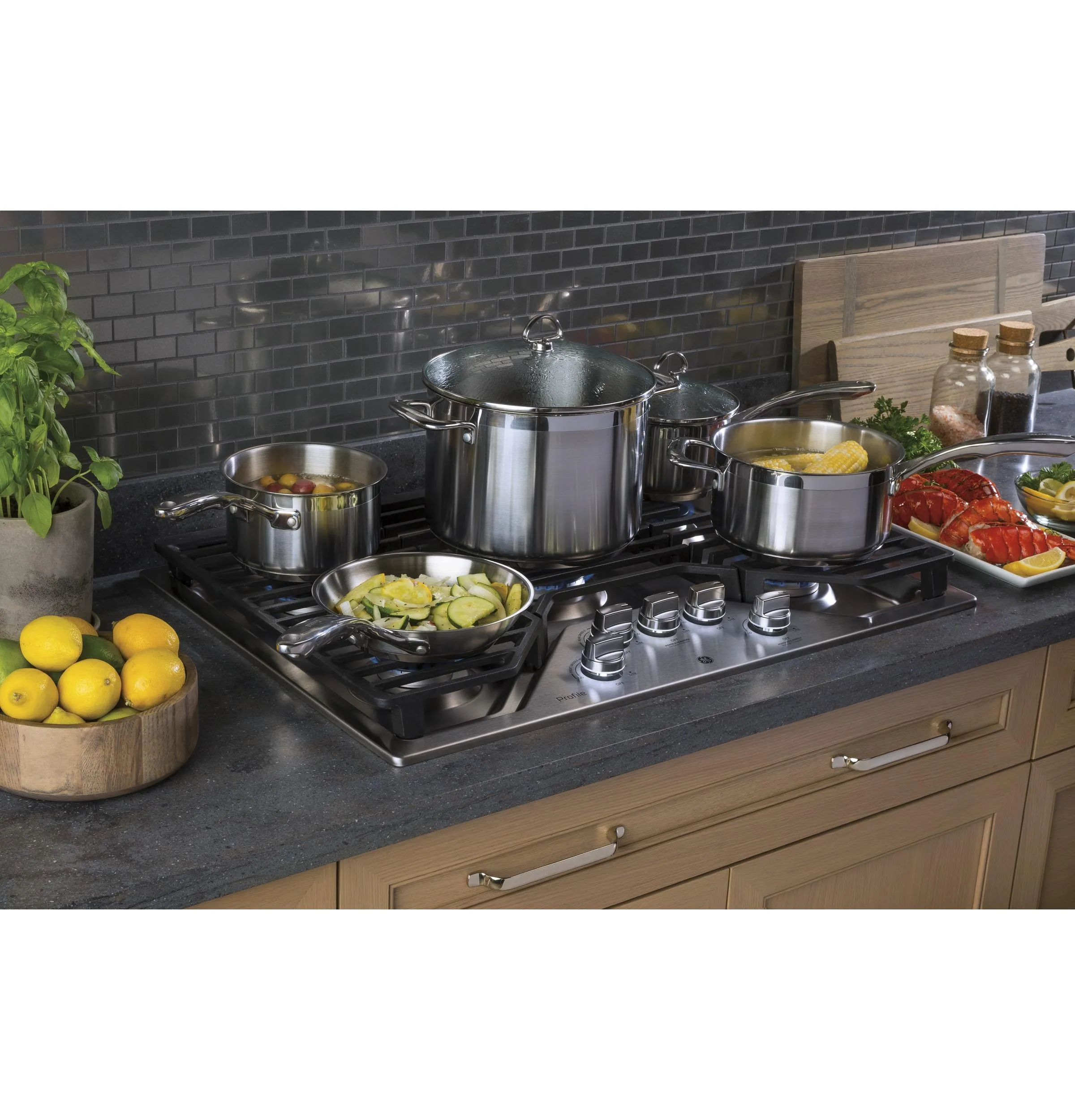 PGP7030SLSS GE Profile™ 30" Built-In Gas Cooktop with 5 Burners