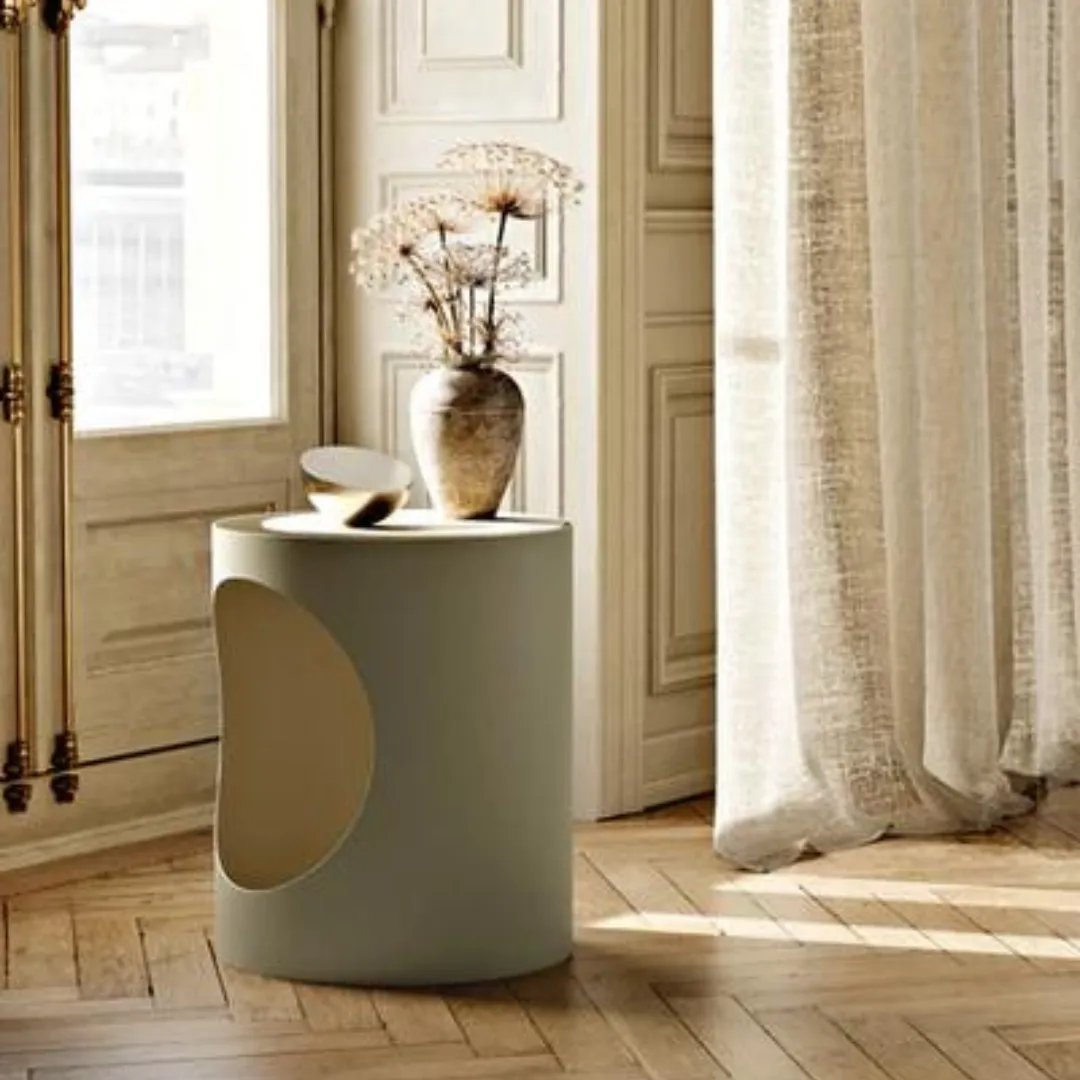 Tabl Side Table